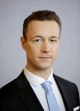 Portraitfoto von Mag. Gernot Blümel, MBA