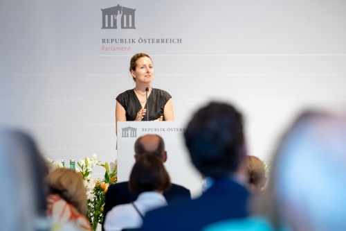 Am Rednerpult: Politik- und Demokratiewissenschaftlerin Tamara Ehs