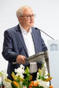 Am Rednerpult: Sozial- und Erziehungswissenschaftler Wolfgang Sander