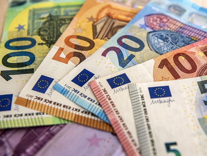 Auswahl an Eurogeldscheinen