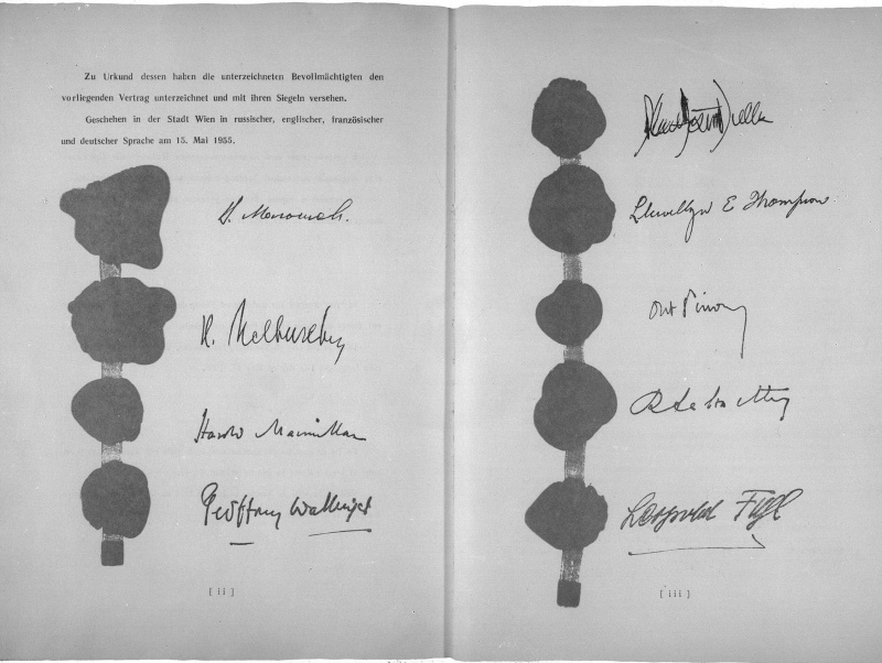Wiener Exemplar (Kopie des in Moskau verwahrten Originals) Letzte Seiten des deutschen Teiles mit Siegeln und Unterschriften.