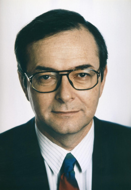 Portraitfoto von Mag. Herbert Bösch