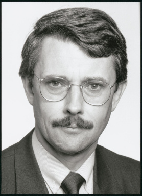 Portraitfoto von Dr. Friedhelm Frischenschlager
