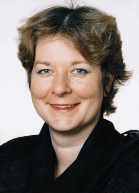 Portraitfoto von Dr. Martina Gredler