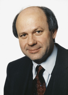 Portraitfoto von Mag. Dr. Josef Trinkl