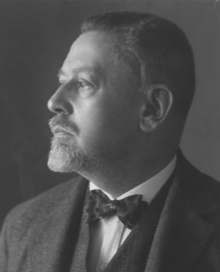Portraitfoto von Dr. Josef Schwinner