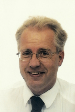 Portraitfoto von Dr. Hans-Peter Martin