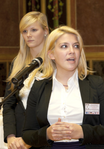 v.li. Alexandra Fortacz und  Irina Pober