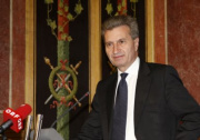 Günther Oettinger - EU-Kommissar für Energie am Rednerpult