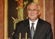 Mag. Dr. Martin Graf - Dritter Präsident des Nationalrates am Rednerpult