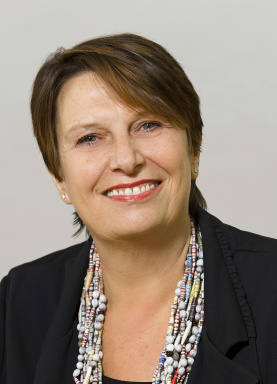 Portraitfoto von Renate Csörgits
