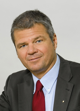 Portraitfoto von Gerhard Köfer