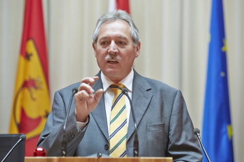 Der Präsident des Oberösterreichischen Landtages Viktor Sigl am Rednerpult