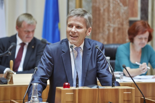 Kulturminister Josef Ostermayer (S) am Rednerpult