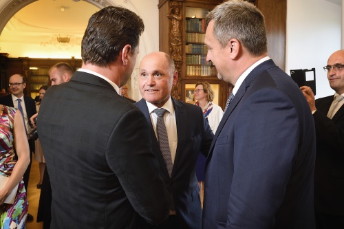 Von links: Präsident der tschechischen Abgeordnetenkammer Radek Vondracek, Nationalratspräsident Wolfgang Sobotka (V), Präsident des slowakischen Nationalrates Andrej Danko