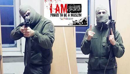 Wiener Soldat posiert mit IS-Geste und Sturmgewehr (Bild: facebook.com)