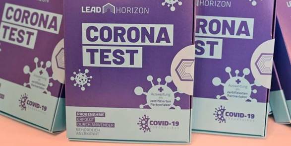 Die Gurgeltests kann man sich in BIPA-Filialen abholen.