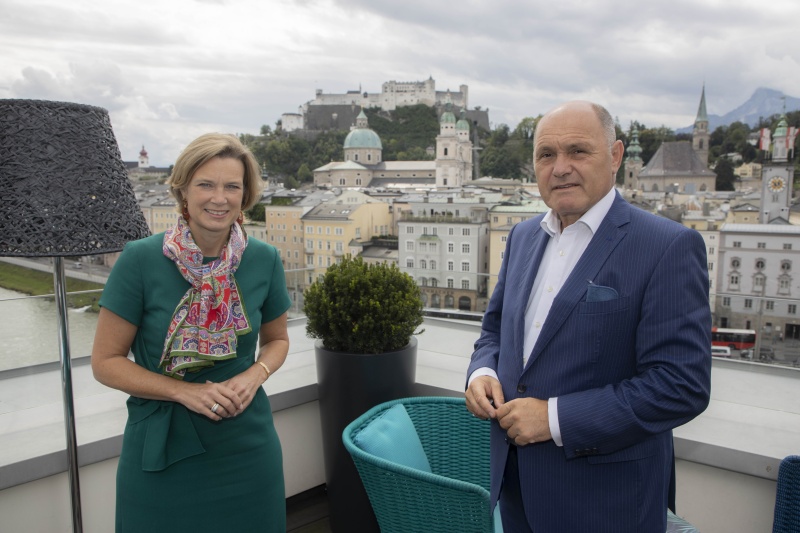 Von links: Koordinatorin zur Bekämpfung von Antisemitismus der Europäischen Kommission Katharina von Schnurbein und Nationalratspräsident Wolfgang Sobotka (V) im Gespräch