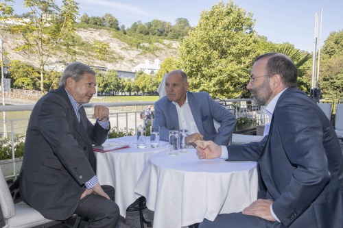Arbeitsgespräch. Von links: EU-Kommissar Johannes Hahn, Nationalratspräsident Wolfgang Sobotka (V) und der Fraktionsvorsitzender der Europäischen Volkspartei Manfred Weber