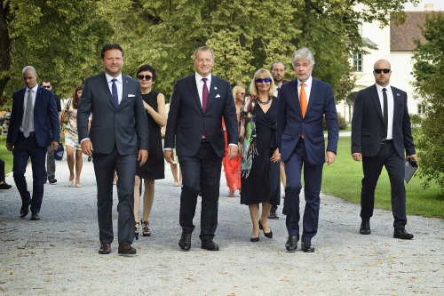 Von links: Präsident der tschechischen Abgeordnetenkammer Radek Vondracek, Präsident des slowakischen Nationalrates Boris Kollár, Parlamentsdirektor Harald Dossi