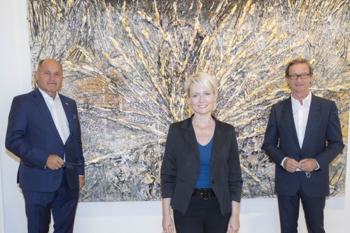 Von links: Nationalratspräsident Wolfgang Sobotka (V), Präsidentin des Schweizer Nationalrates Isabelle Moret, Galerist Thaddaeus Ropac 