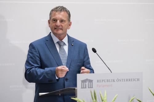 Am Rednerpult: Begrüßung VLÖ Präsident Norbert Kapeller
