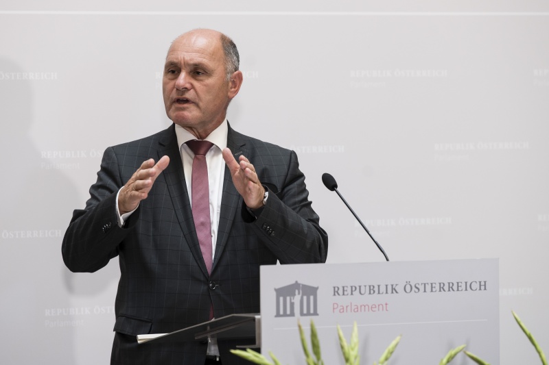 Am Rednerpult: Eröffnungsworte Nationalratspräsident Wolfgang Sobotka (V)