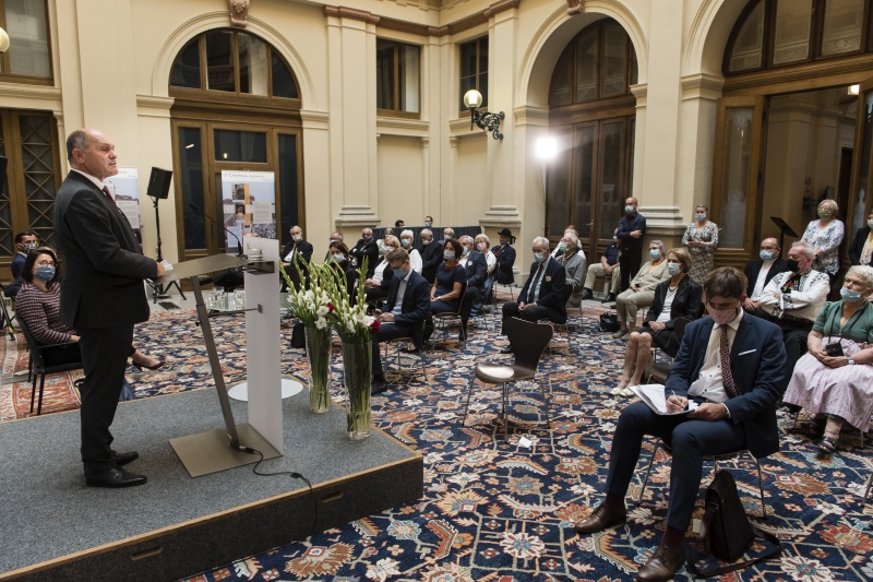 Am Rednerpult: Eröffnungsworte Nationalratspräsident Wolfgang Sobotka (V)