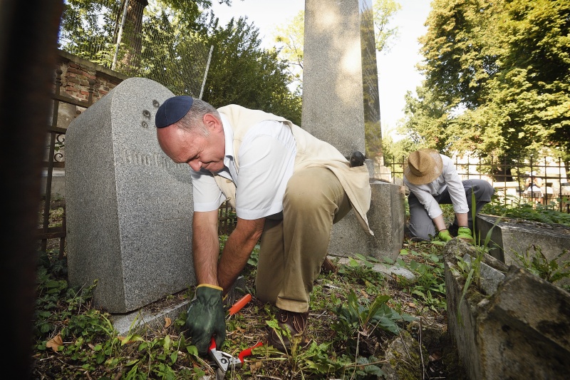 Nationalratspräsident Wolfgang Sobotka besucht den jüdischen Friedhof in Wien Währing