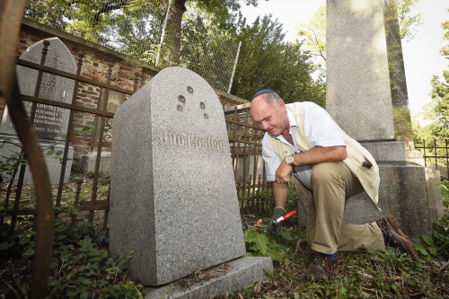 Nationalratspräsident Wolfgang Sobotka besucht den jüdischen Friedhof in Wien Währing