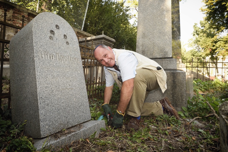 Nationalratspräsident Wolfgang Sobotka besucht den jüdischen Friedhof in Wien Währing