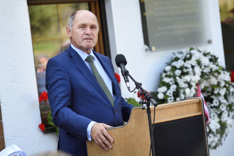 Gedenkveranstaltung am Perschmannhof - Eisenkappel. Nationalratspräsident Wolfgang Sobotka (V) am Wort