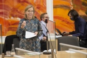 Am Rednerpult: Infrastrukturministerin Leonore Gewessler (G)