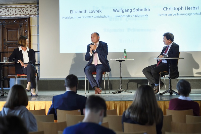 Von links: OGH-Präsidentin Elisabeth Lovrek, Nationalratspräsident Wolfgang Sobotka (V), Verfassungsrichter Christoph Herbst