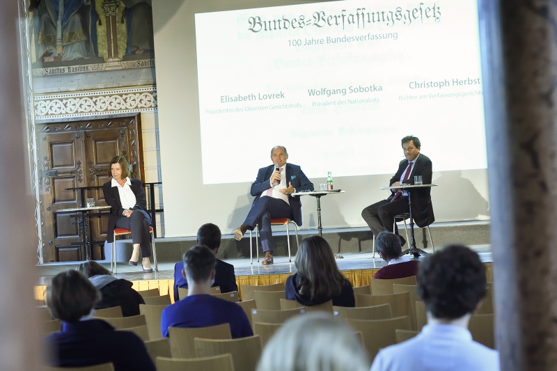 Von links: OGH-Präsidentin Elisabeth Lovrek, Nationalratspräsident Wolfgang Sobotka (V), Verfassungsrichter Christoph Herbst