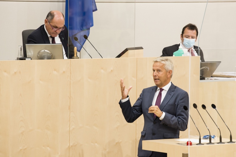 Aktuelle Europastunde. Am Rednerpult: Nationalratsabgeordneter Reinhold Lopatka (V)