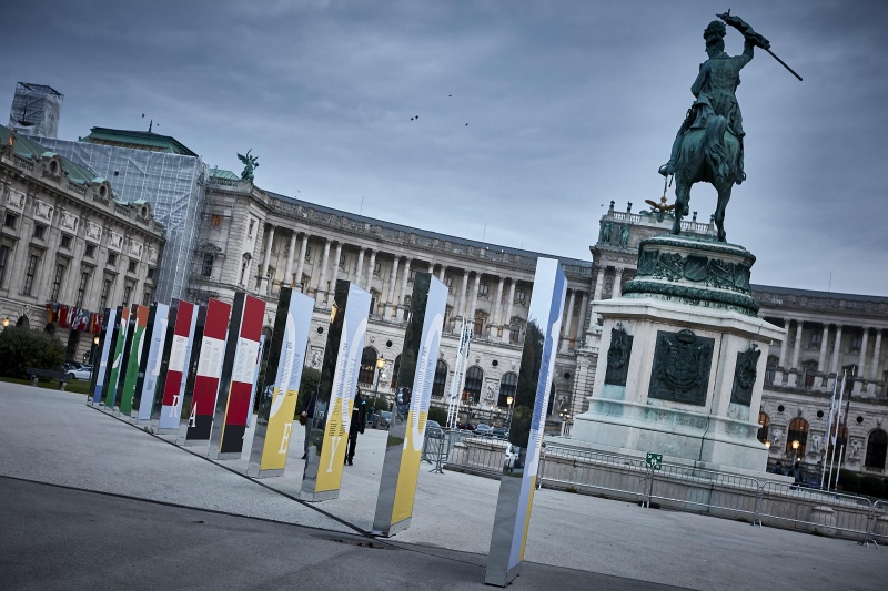 100 Jahre Bundesverfassung: Künstlerische Installation am Heldenplatz