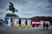 100 Jahre Bundesverfassung: Künstlerische Installation am Heldenplatz