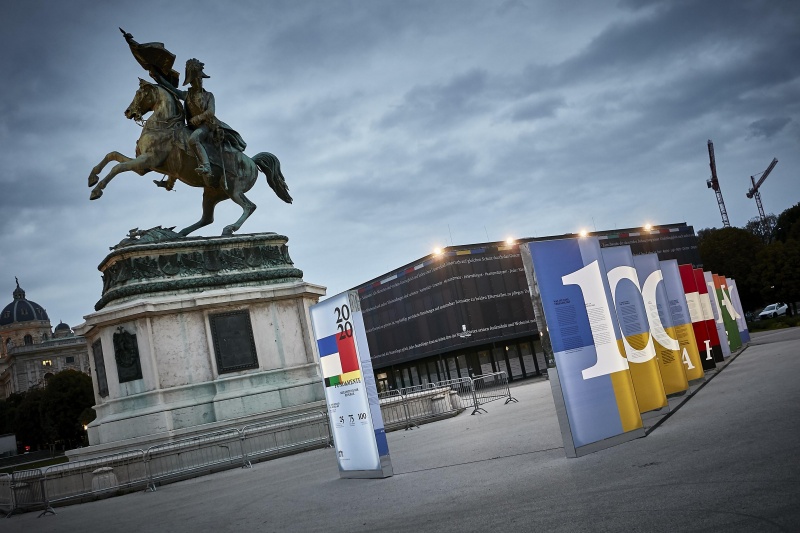 100 Jahre Bundesverfassung: Künstlerische Installation am Heldenplatz