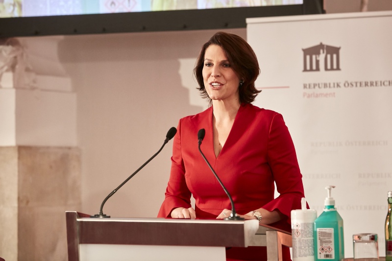 Grußworte - Europaministerin Karoline Edtstadler (V)