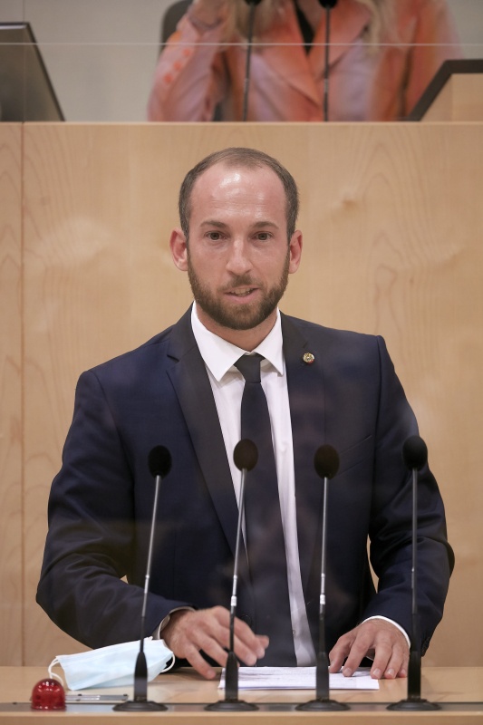 Am Rednerpult Bundesrat David Egger (S)