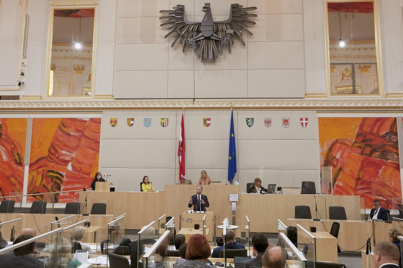 Am Rednerpult Bundesrat David Egger (S)