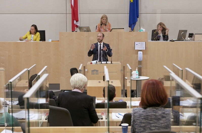 Am Rednerpult Bundesrat David Egger (S)