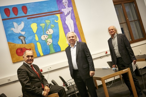 Von links: Nationalratspräsident Wolfgang Sobotka (V), Franz Schwarzinger, Kunstkurator Leopold Kogler