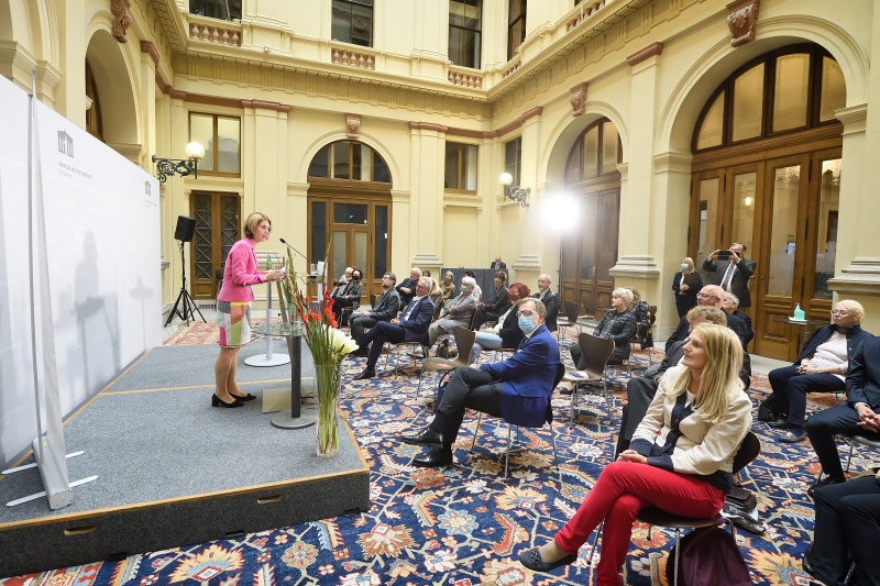 Begrüßung durch Bundesratspräsidentin Andrea Eder-Gitschthaler (V)