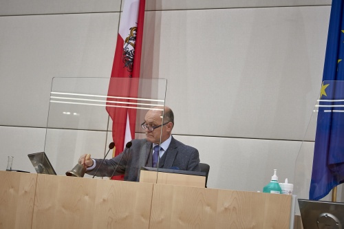 Nationalratspräsident Wolfgang Sobotka (V) eröffnet die Nationalratssitzung