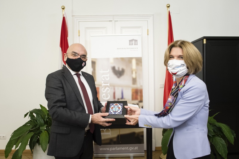 Von rechts: Bundesratspräsidentin Andrea Eder-Gitschthaler (V), Botschafter der Republik Türkei Ozan Ceyhun