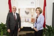 Von rechts: Bundesratspräsidentin Andrea Eder-Gitschthaler (V), Botschafter der Republik Türkei Ozan Ceyhun