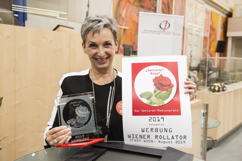 Am Rednerpult: Vertreterin der Stadt Wien