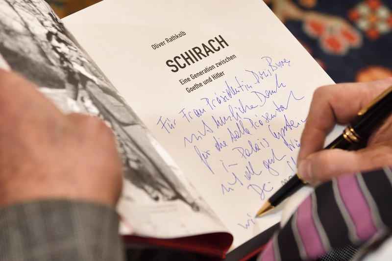 Widmung für die Zweite Nationalratspräsidentin Doris Bures (S)